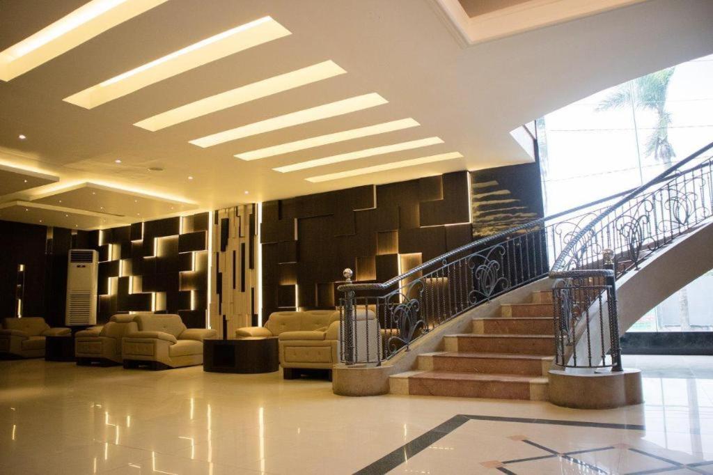 Karlita Hotel Tegal Exterior foto